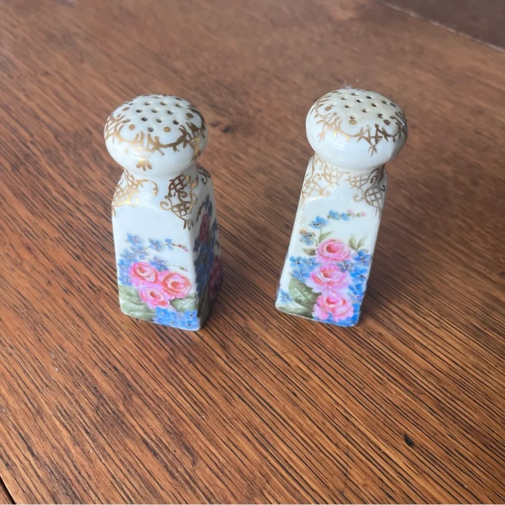 Antique Hand Painted Floral Gold Salt And Pepper Shakers